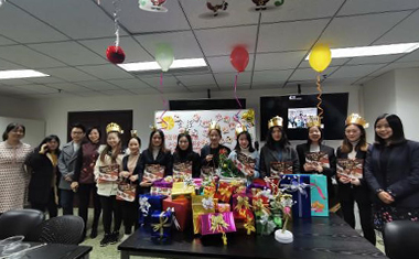 中國銀行呼叫項目員工生日會與圣誕交換禮物團(tuán)建活動
